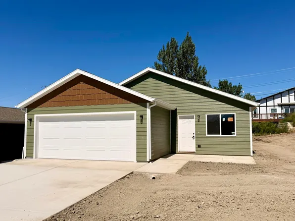 827 Heritage St, Belle Fourche, SD 57717