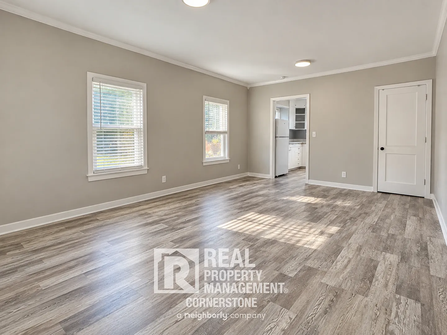 Cozy 2-Bedroom Near WMU & Downtown Kalamazoo! — Photo 4