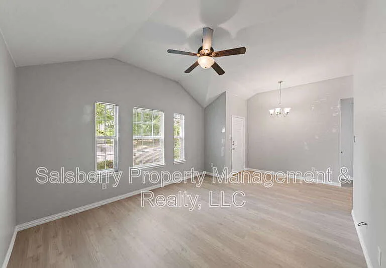 1032 Salt Creek Trl — Photo 5