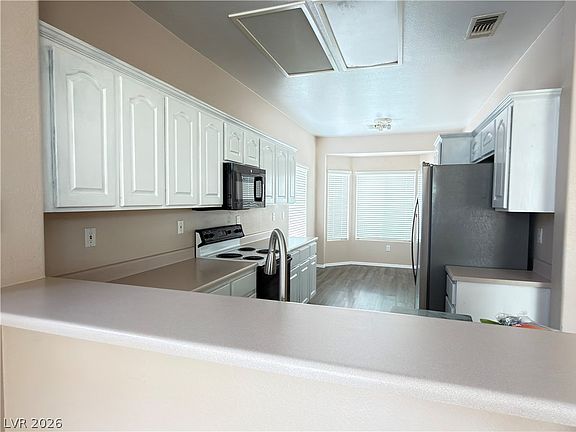 5th image of 10433 Snyder Ave