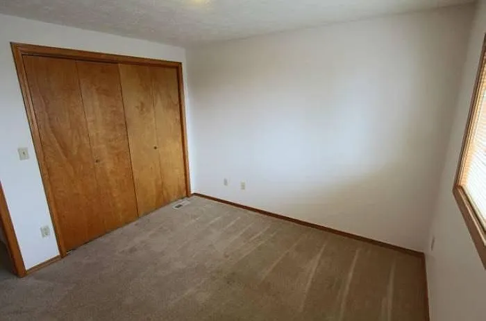 m/f bdrm 2