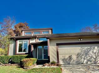 1555 Northbrook Dr, Ann Arbor, MI 48103