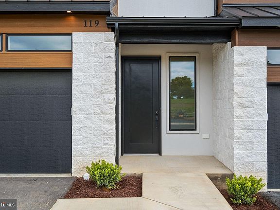 4th image of 119 Haxby Ct