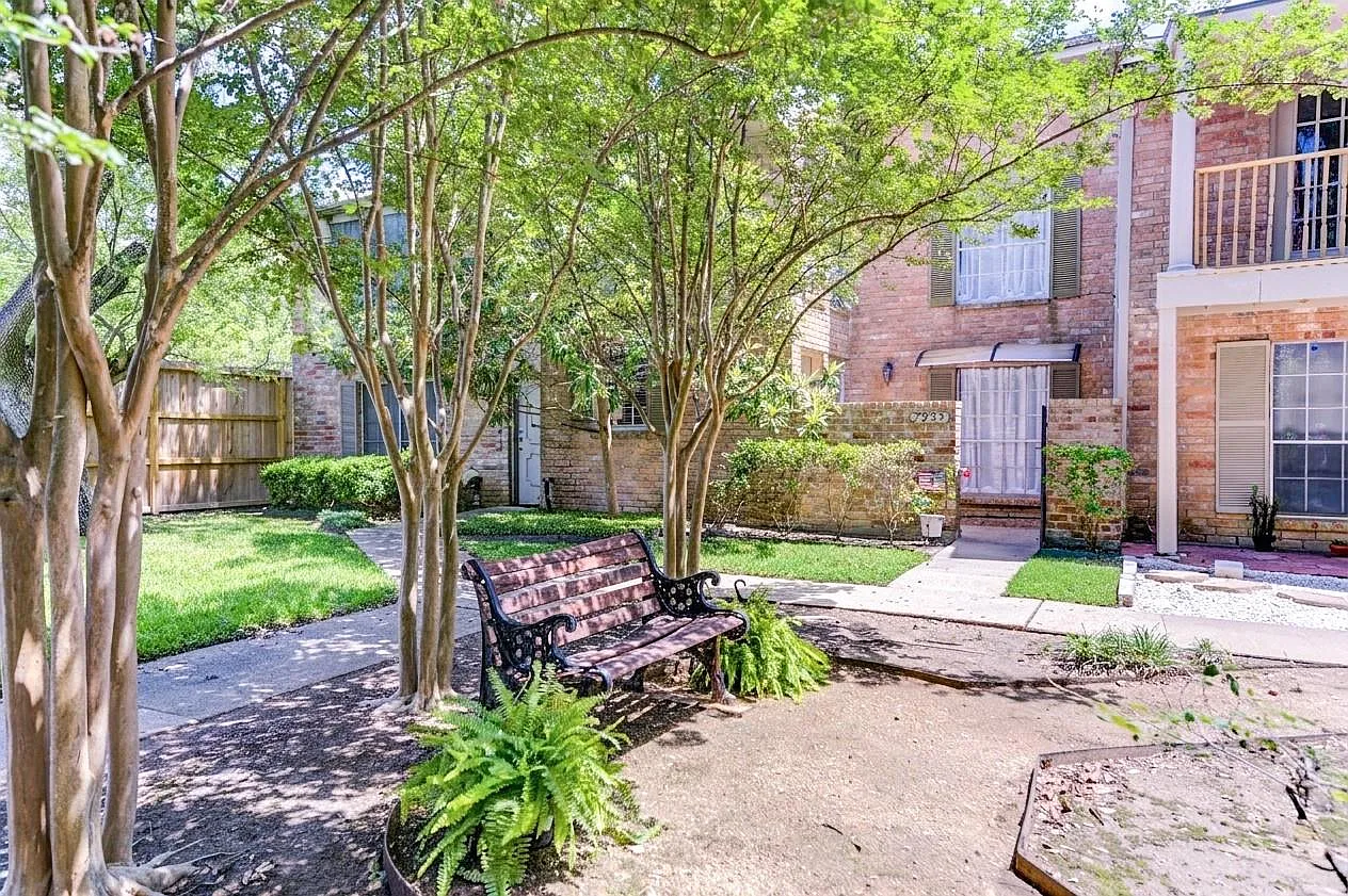 2 bed, 2.5 bath, 1566 sqft, $1,650 — Photo 2