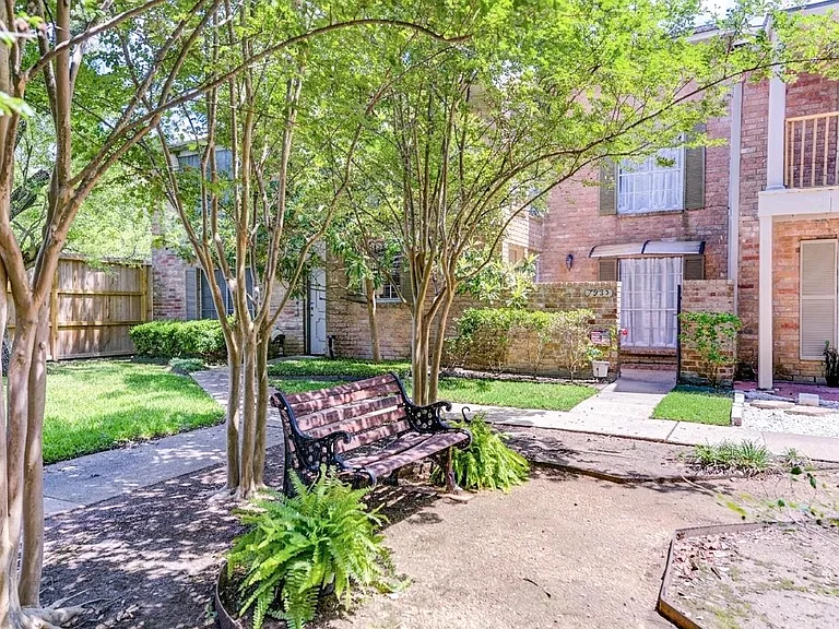 7965 Kendalia Dr — Photo 36