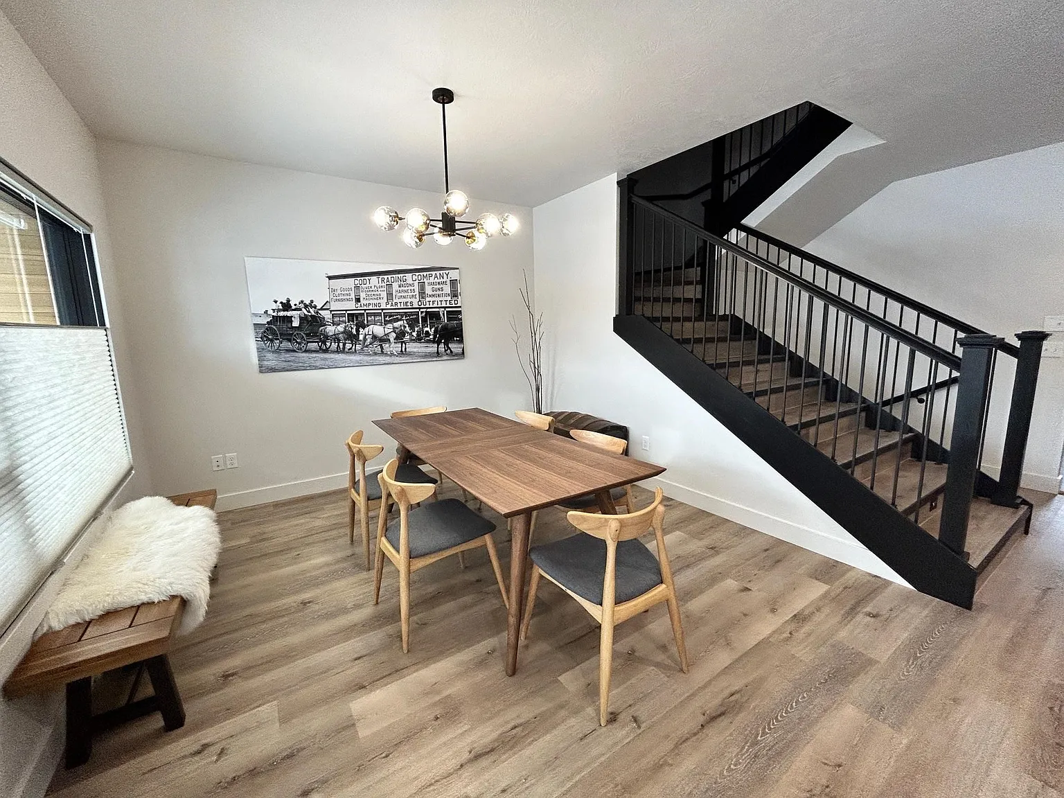 4 bed, 4.0 bath, 1732 sqft, $3,300 — Photo 3