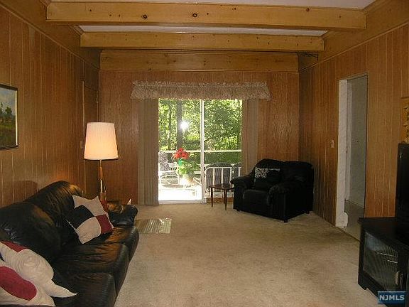 4th image of 99 Brookview Dr