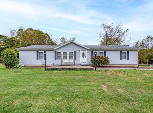 1103 Palamino Dr, Vandergrift, PA 15690