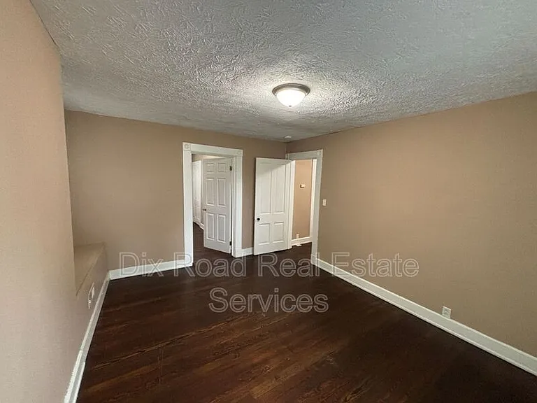 1581 Madison Ave — Photo 23