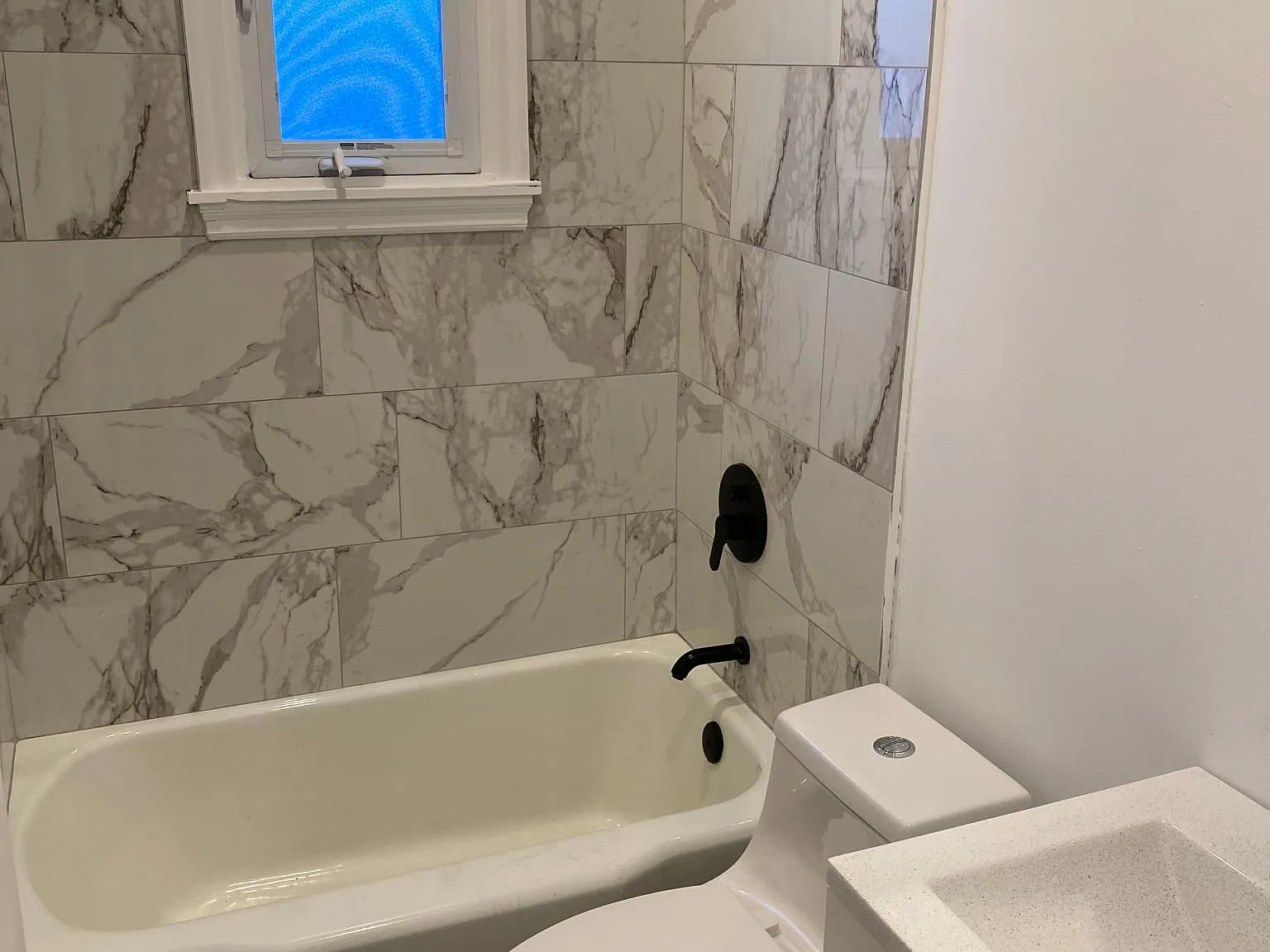 22 W Laurel St — Photo 2