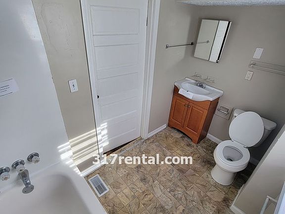 4th image of 1430 N Holmes Ave
