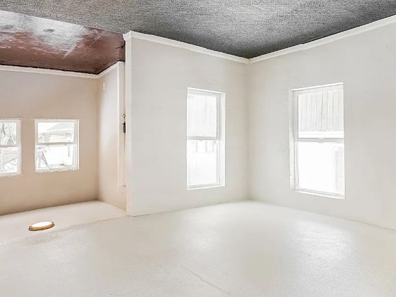 2nd image of 1819 Marquette St