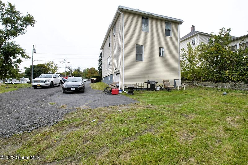 4th image of 441 Troy Schenectady Road