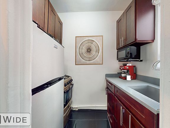 4th image of 315 W 21st St APT 2C