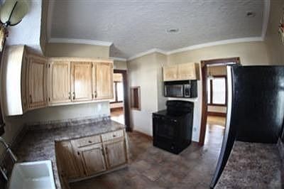 2nd image of 321 E Herrick Ave