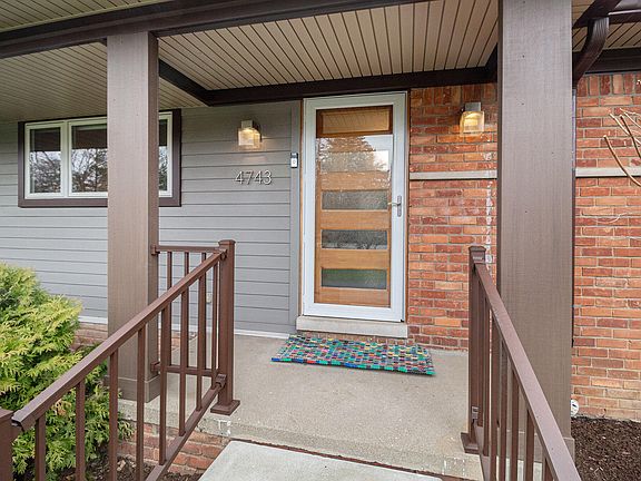 5th image of 4743 Burnley Dr