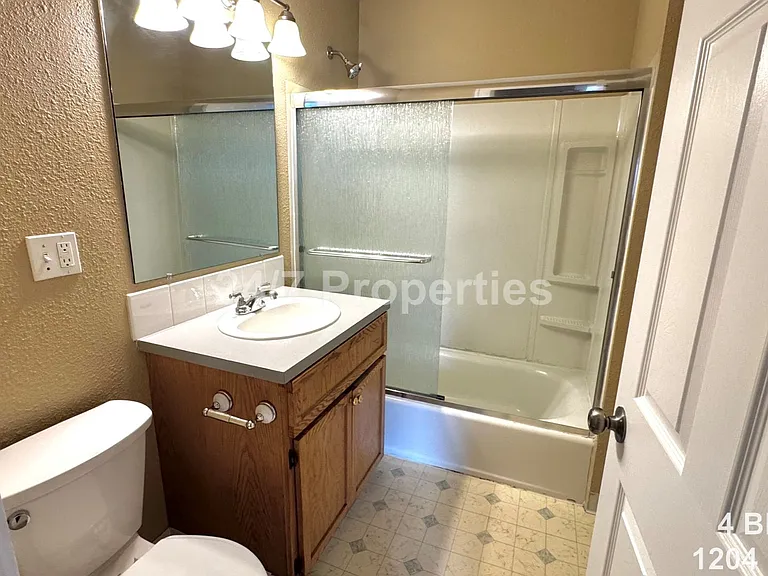 1204 NE 62nd Ave — Photo 11