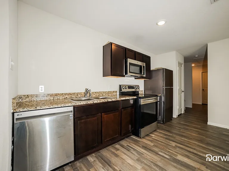 804 Earle Ave #B — Photo 2