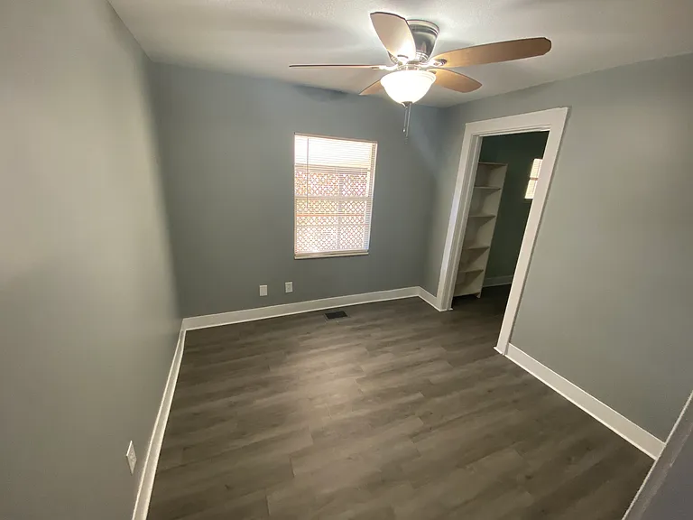 227 E Barnes Ave — Photo 5
