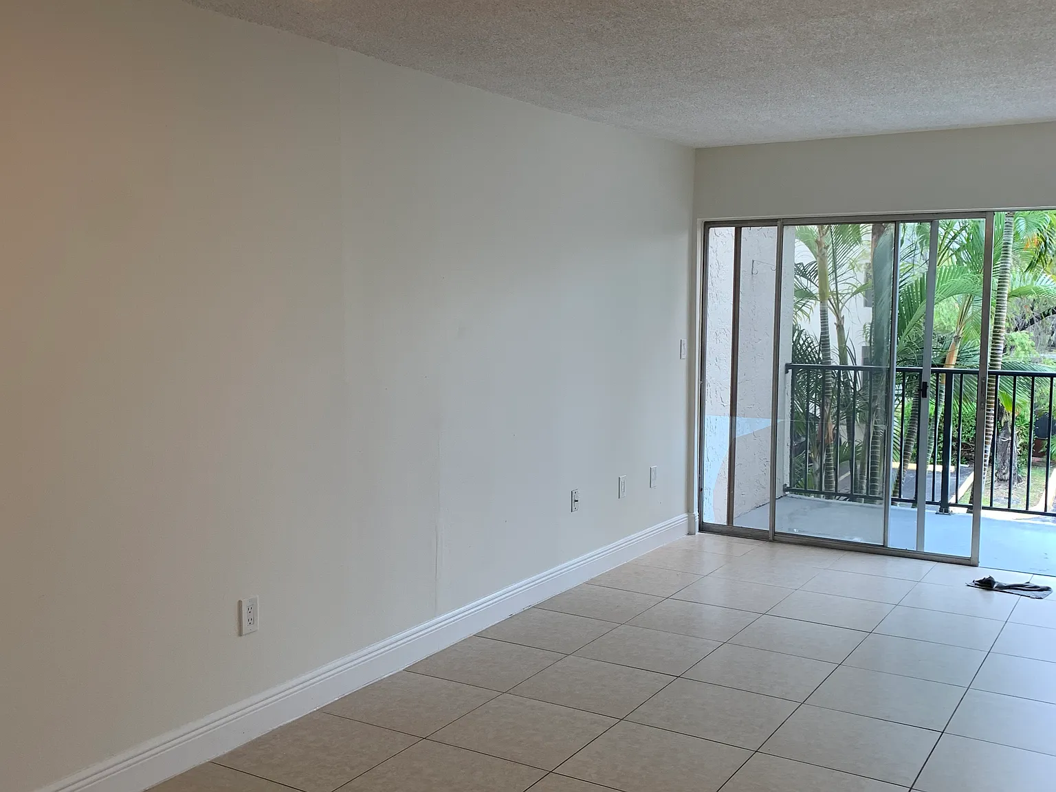 120 NW 87th Avenue — Photo 3