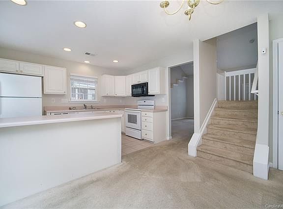 4th image of 14952 Deshler Ct