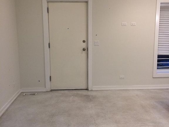 2nd image of 4018 N Kenmore Ave APT 1R