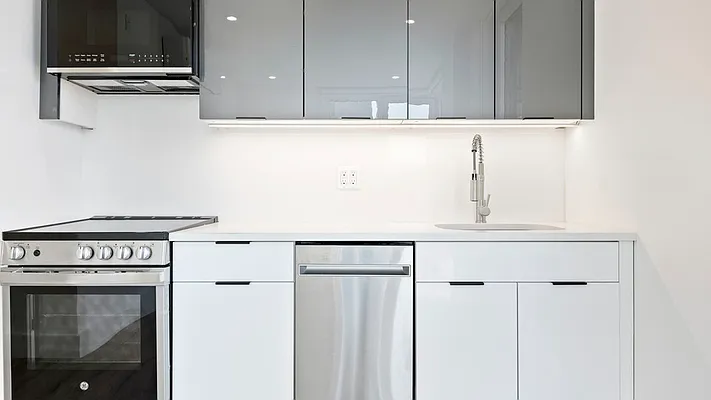 Rented by Nooklyn NYC LLC | media 18