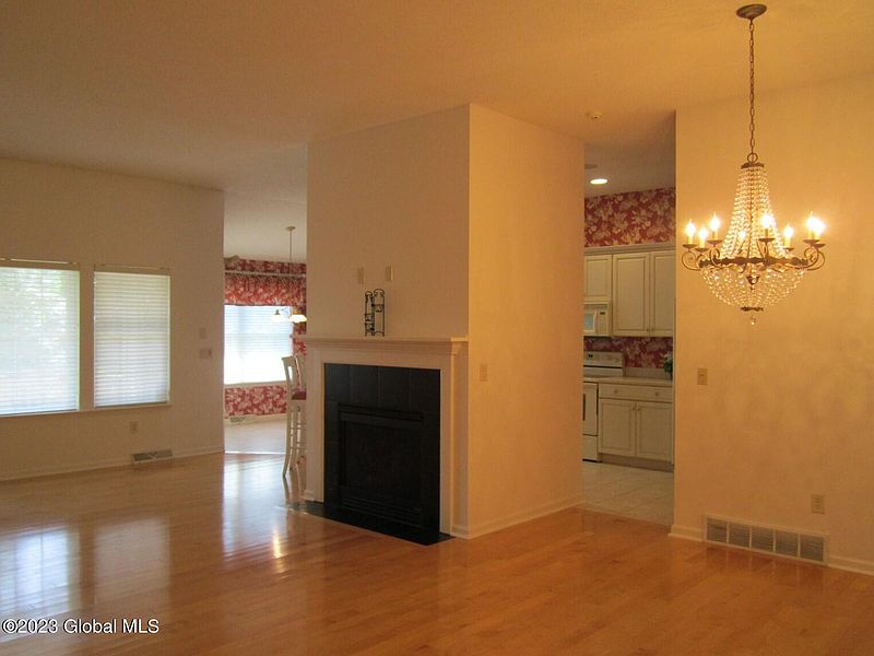 4th image of 23 Sedgewyck Drive