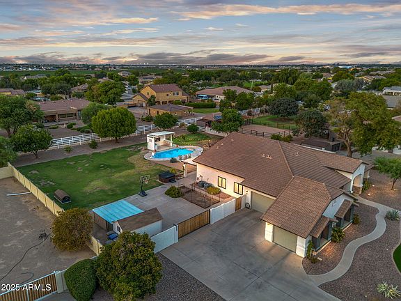 4th image of 21134 E EXCELSIOR Avenue