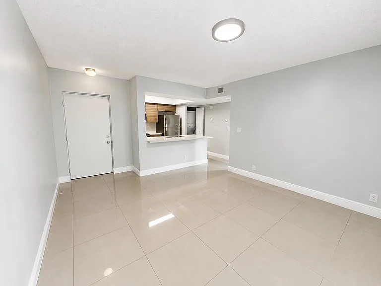 5780 Rock Island Rd #360 - interior 10