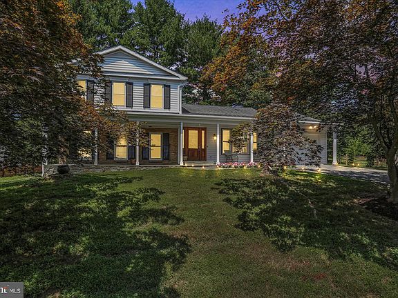 3rd image of 15304 Bunchberry Ct