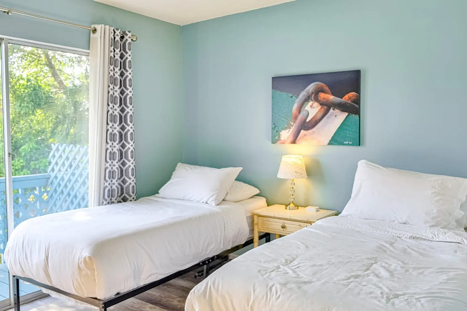 2 bed, 2.0 bath, 742 sqft, $3,121 — Photo 4