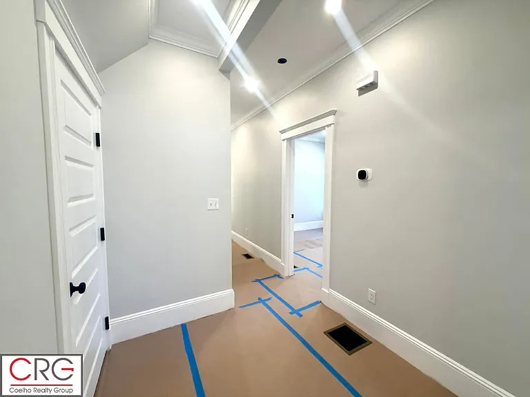 168-170 Webster Ave #1 — Photo 19