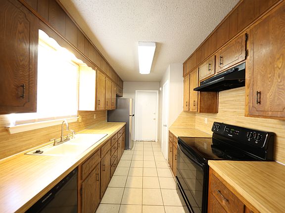 4th image of 3311 Johnson Dr