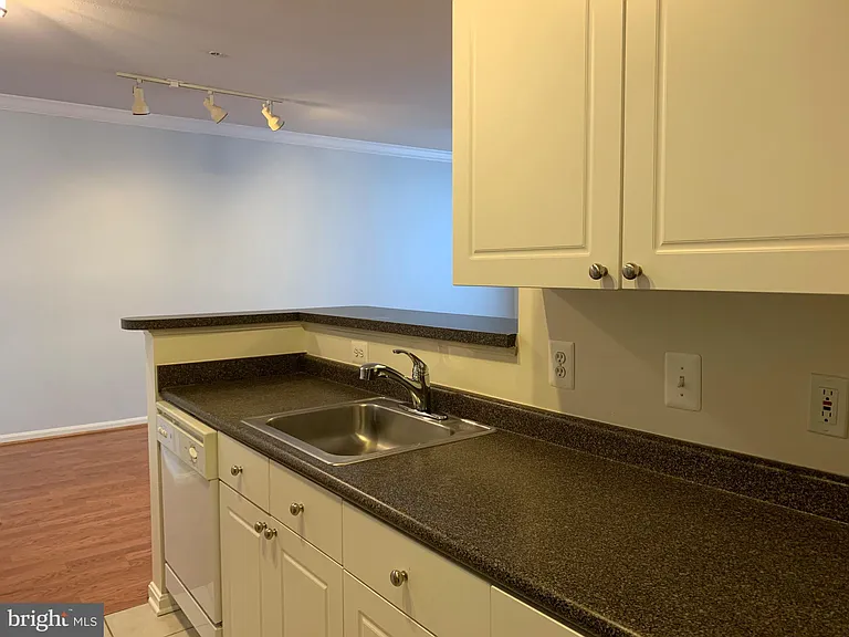 2791 Centerboro Dr #385 — Photo 6