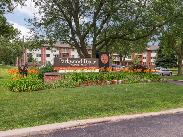 Parkwood Pointe Apartments