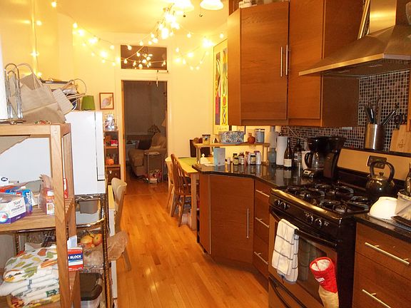 5th image of 185 Franklin St APT 4