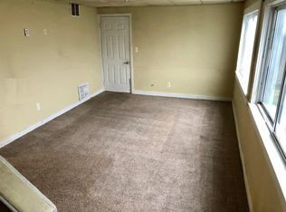 32220 Hillsdale Ct, Westland, MI 48186
