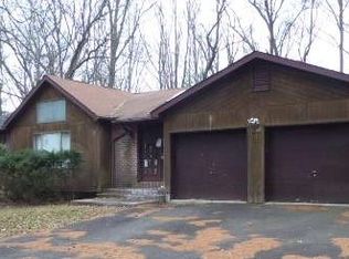 11 Farview Ter, Airmont, NY 10901