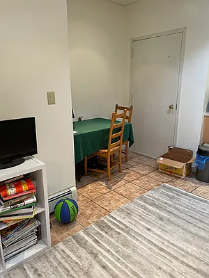 Rented by Compass | media 9