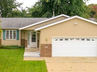 4702 8th St NW, Rochester, MN 55901