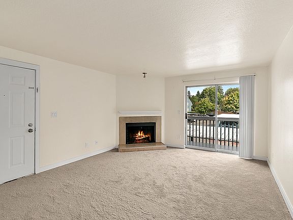 5th image of 16817 Larch Way Unit D201