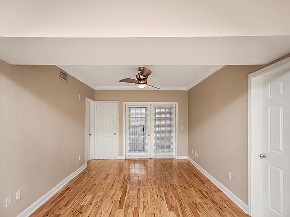 4th image of 206 E South St Unit 4031