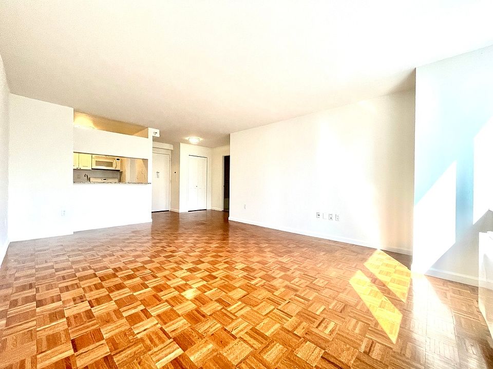 1st image of 350 W 43rd St APT 22D