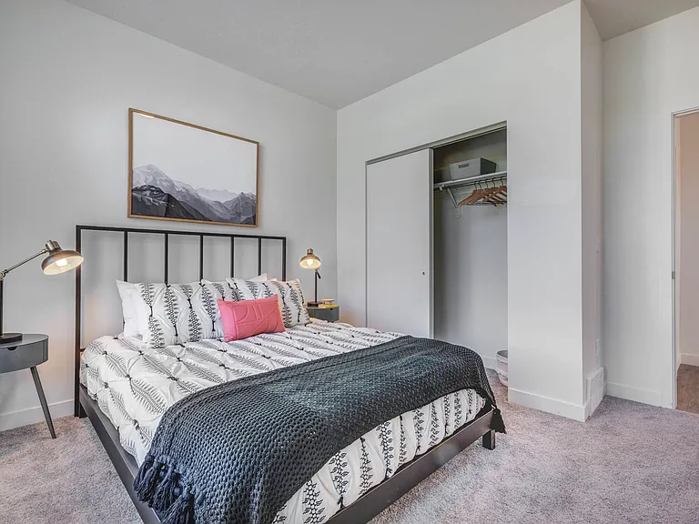 Hawthorne Townhomes — Photo 17