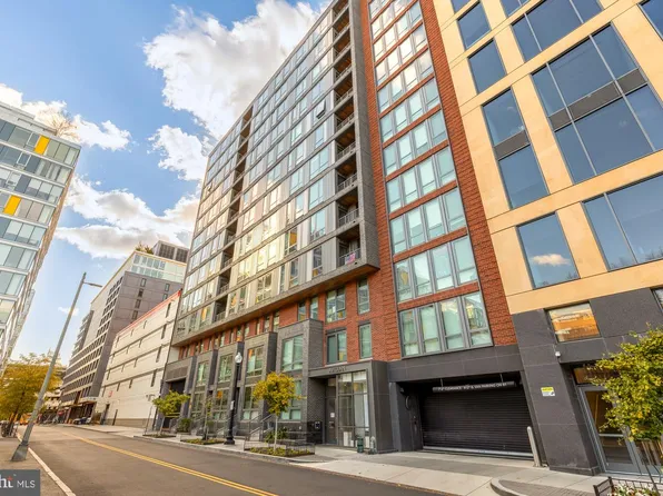 1211 Van St SE APT 718, Washington, DC 20003