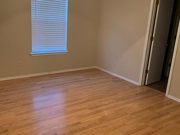 2nd image of 2038 E Magnolia Dr