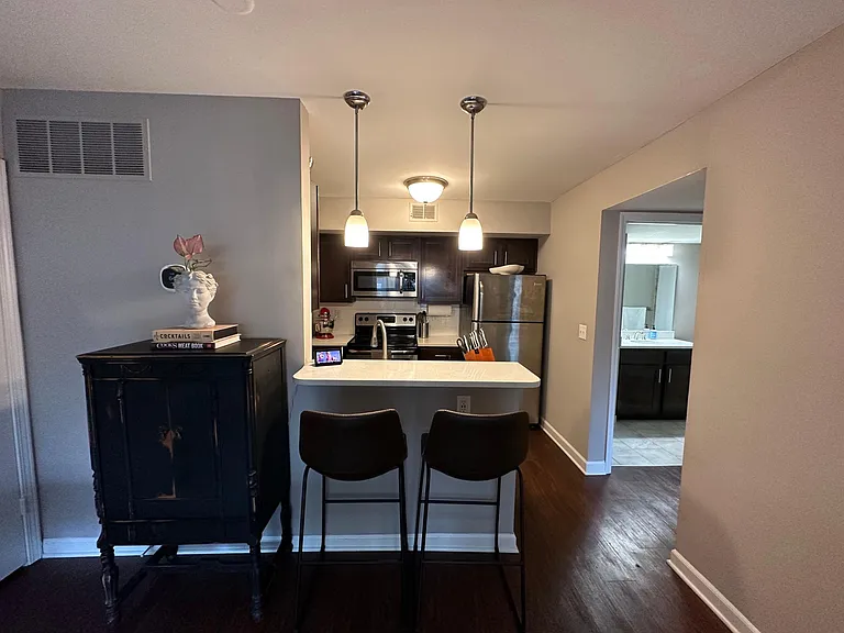 925 Washington St #102 — Photo 15