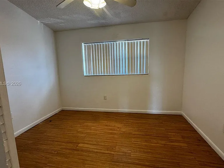 5530 W 26th Ct #210 — Photo 9