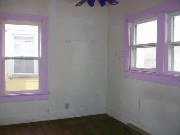 5th image of 1106 N D St